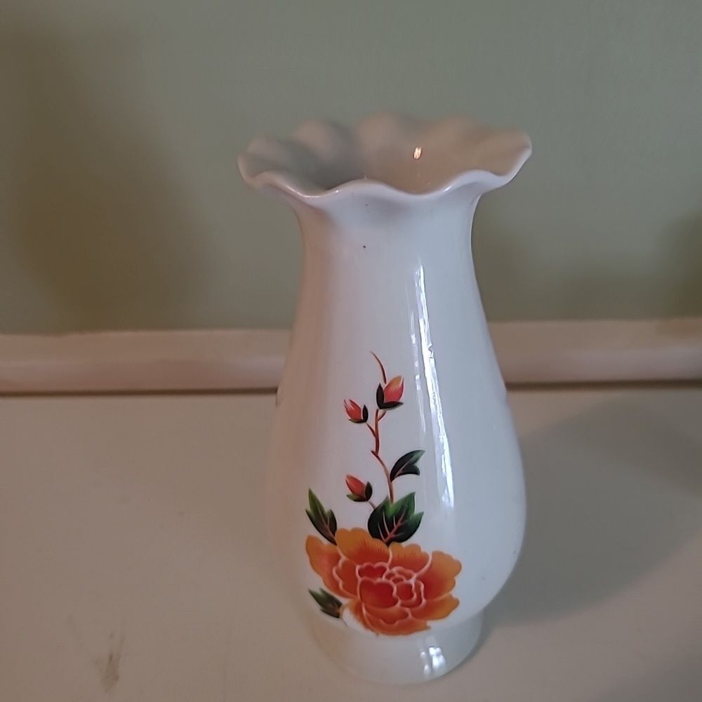Vintage Dog Vase - Picture 2 of 4